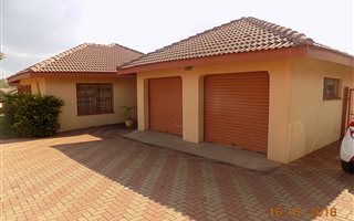 4 Bedroom House in Flora Park