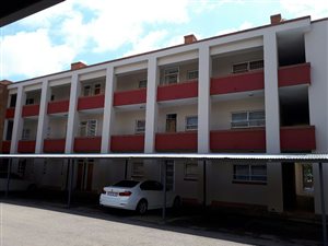 2 Bed Apartment in Waterkloof Glen