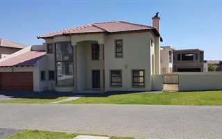 4 Bedroom House in Crescent Wood Country Estate