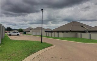 3 Bedroom House in Die Heuwel
