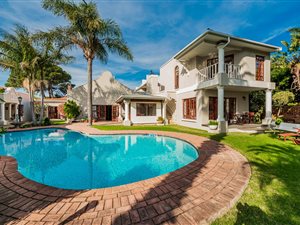 10 Bed House in Mill Park