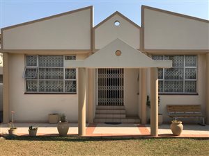 5 Bed House in Asherville