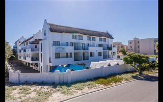 2 Bedroom Apartment in Melkbosstrand