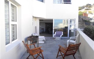 1 Bedroom House in Bloubergstrand