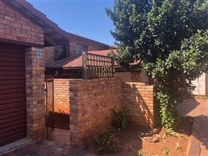 2 Bed Duplex in Weltevreden Park