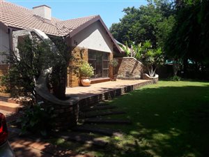 3 Bed House in Flora Gardens