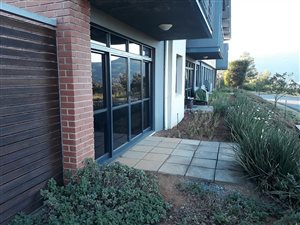 87 m² Commercial space in Montrose