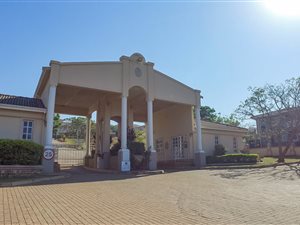 4 Bed House in Illovo Beach