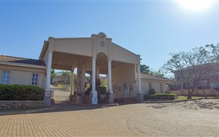 4 Bedroom House in Illovo Beach