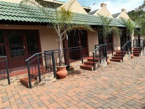 28 m² Office Space in Clubview