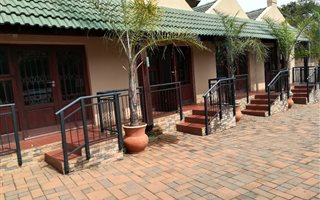 28 m² Office Space in Clubview