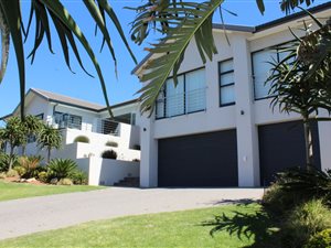 4 Bed House in Oude Westhof