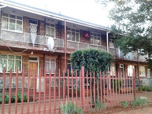 2 Bedroom Apartment in Vanderbijlpark CW6