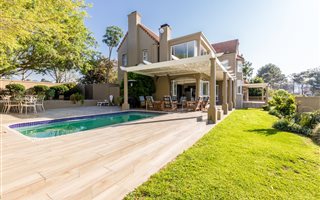 4 Bedroom House in Boschenmeer Golf Estate