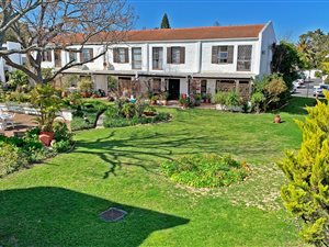 1 Bed Apartment in Somerset West Central