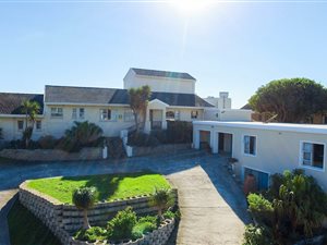 4 Bed House in Humewood