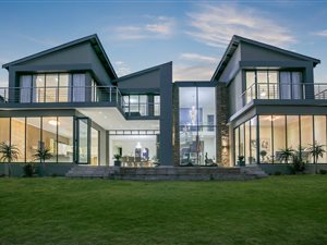 5 Bed House in Waterfall Country Village
