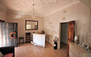 150 m² Office Space in Nortons Home Estate