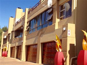 3 Bed Apartment in Constantia Kloof