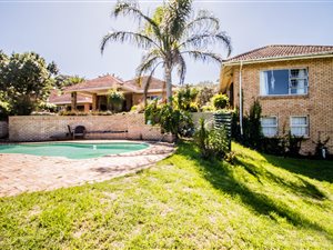 4 Bed House in Theescombe