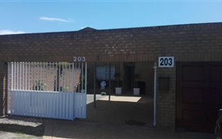 3 Bedroom House in Tableview