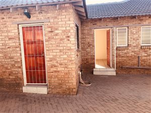 2 Bed Townhouse in Newlands