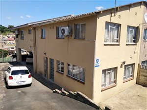 4 Bed House in Arena Park