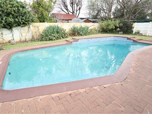 5 Bed House in Fichardtpark