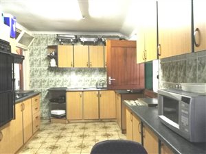 4 Bed House in Arena Park