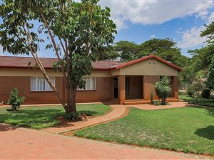 3 Bed House in Mooinooi
