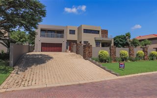 4 Bedroom House in Featherbrooke Estate
