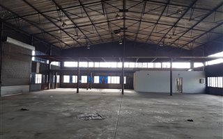 877 m² Industrial space in Activia Park