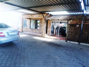 3 Bed House in Estera