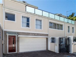 4 Bed Apartment in Claremont