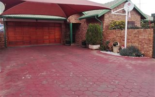 3 Bedroom House in Wierda Glen