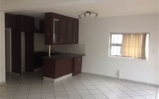 2 Bedroom Garden Cottage in Randpark Ridge