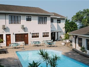 11 Bed House in Athlone Park