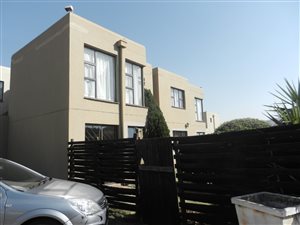 2 Bed Townhouse in Glenvista