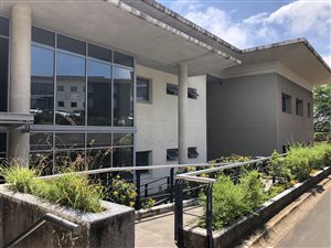 420 m² Commercial space in Somerset Park