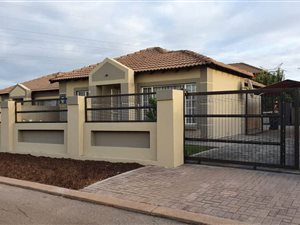 3 Bed House in Rosslyn