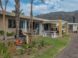 3 Bed House in Gordons Bay Central