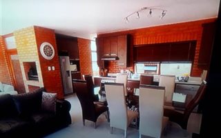 3 Bedroom Duplex in Mooikloof Equestrian Estate
