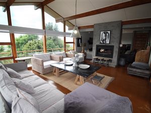 4 Bedroom House in Paarl