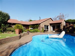 4 Bed House in Alphen Park