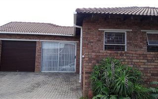 2 Bedroom Townhouse in Wilgeheuwel
