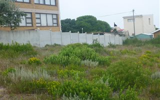 625 m² Land available in Franskraalstrand