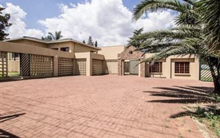 2200 m² Office Space in Lambton