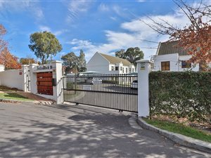 3 Bed Apartment in Paradyskloof