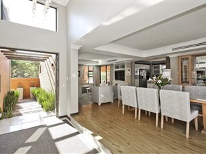 5 Bed House in Thornhill Estate