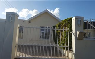 1 Bedroom Garden Cottage in Bergvliet